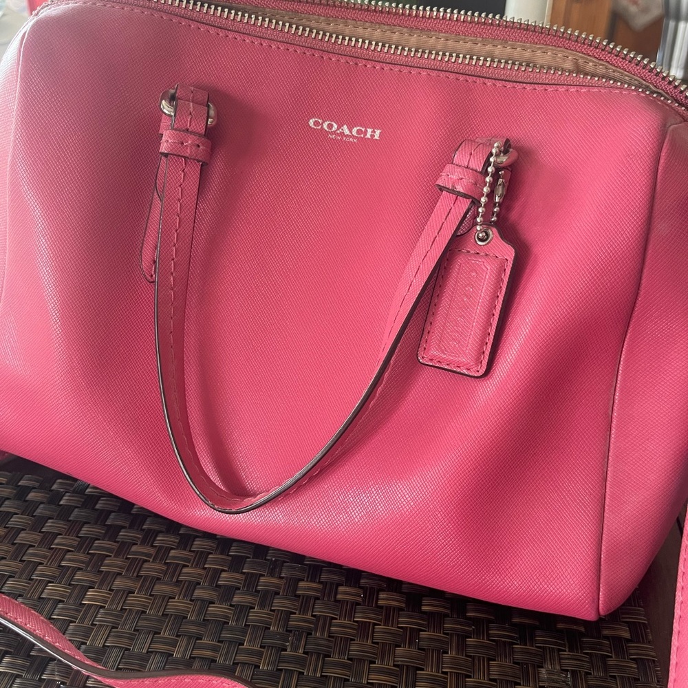 Coach purse with attachable strap